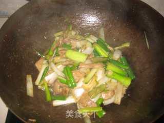 葱爆肉的做法视频,家常美味，简单易学的烹饪教程